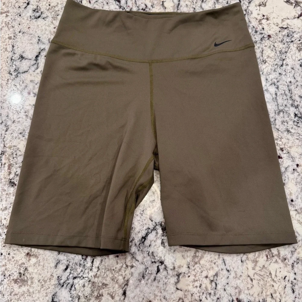 Nike Dri-FIT Olive Green High Rise Biker Shorts Size M - Picture 4 of 9